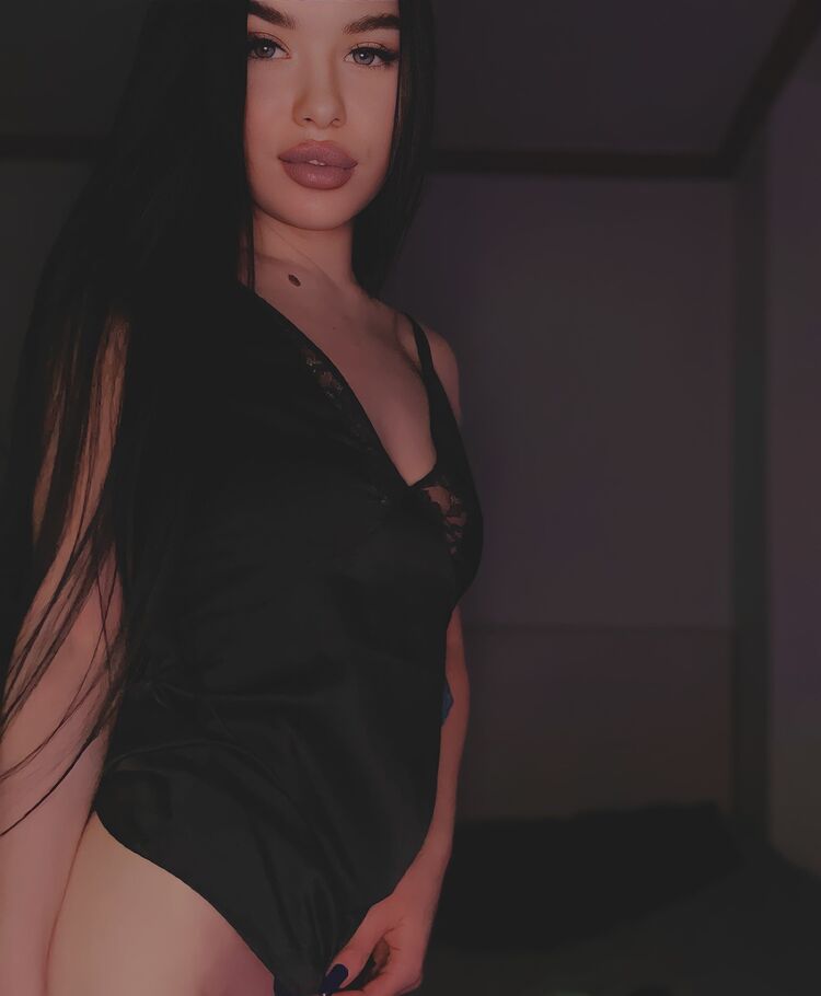  40912769  Marina, 27 ,    