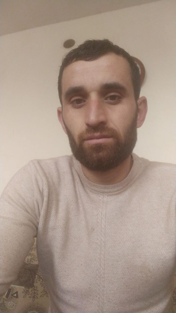  45418439  Artur, 34 ,    