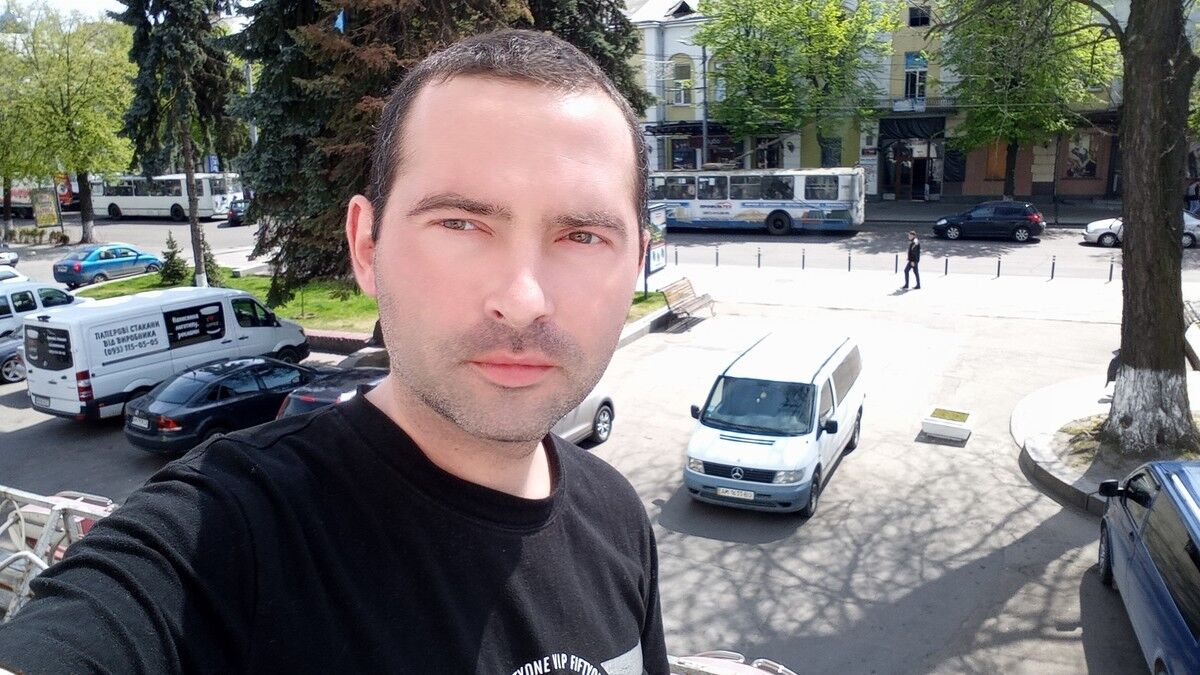  ,   Ruslan, 40 ,   ,   , c 