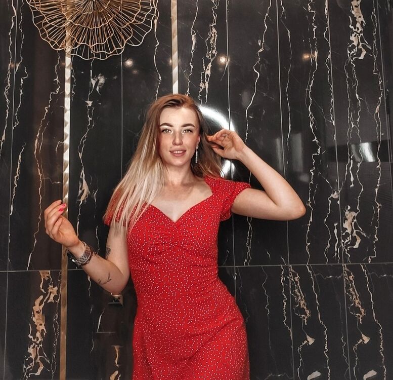  ,   Anastasia, 25 ,   c , 