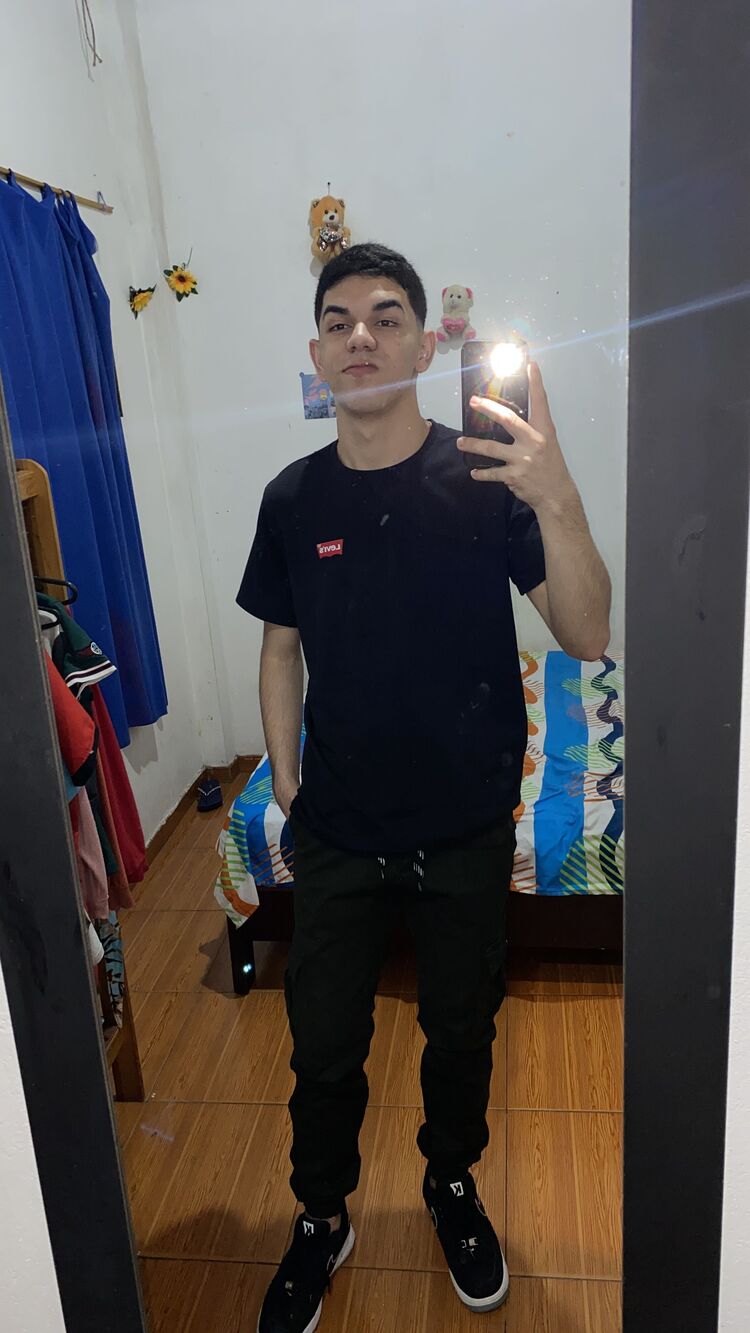  47564469  Frank, 20 ,    