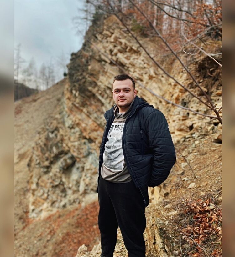  31510179  Vitalik, 27 ,    -