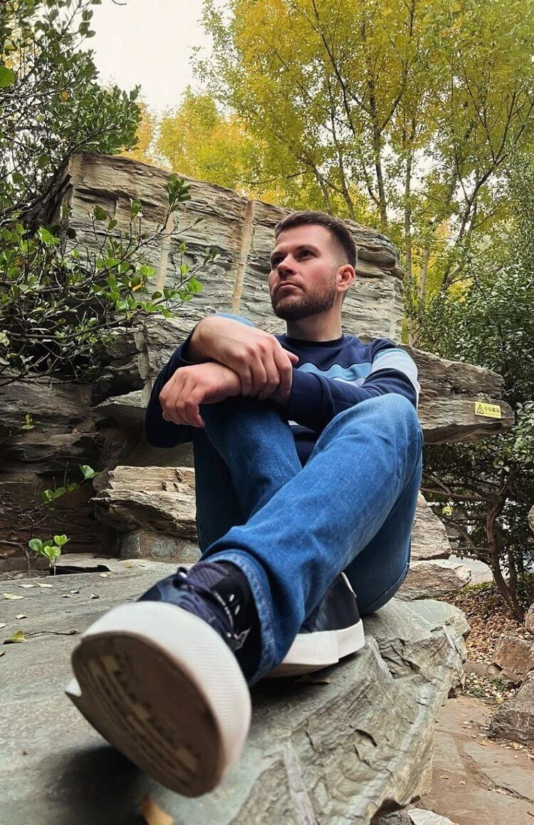  54127619  , 35 ,    -