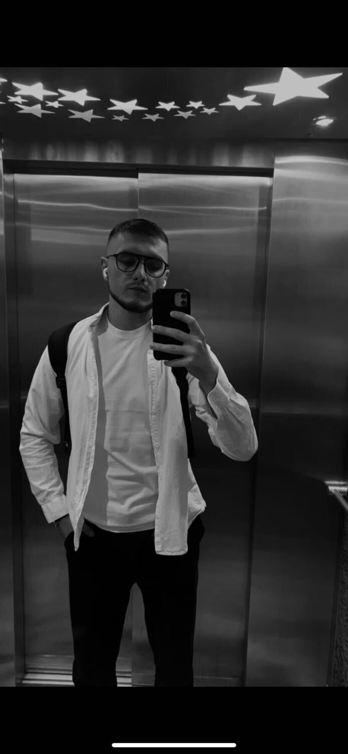  30562919  , 32 ,    -