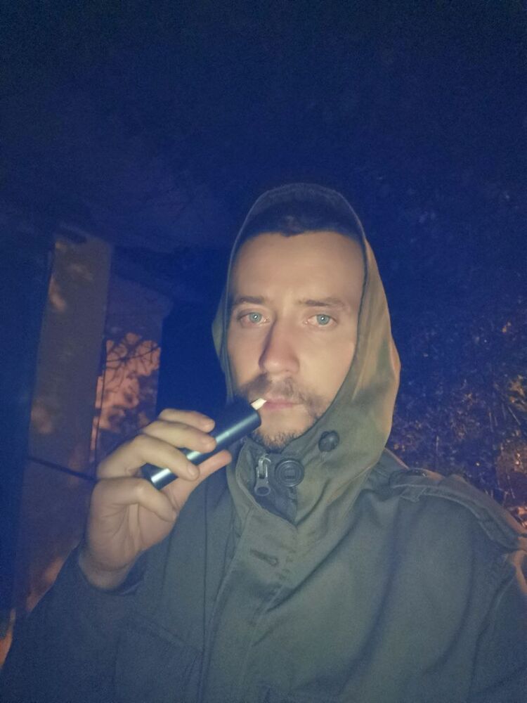  44858609  Vladimir, 31 ,    