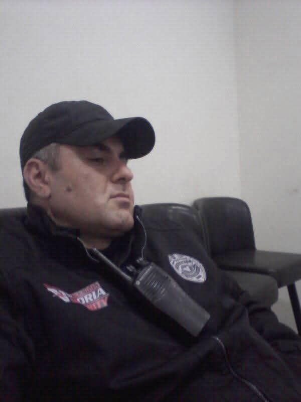  53325359  Luka, 48 ,    