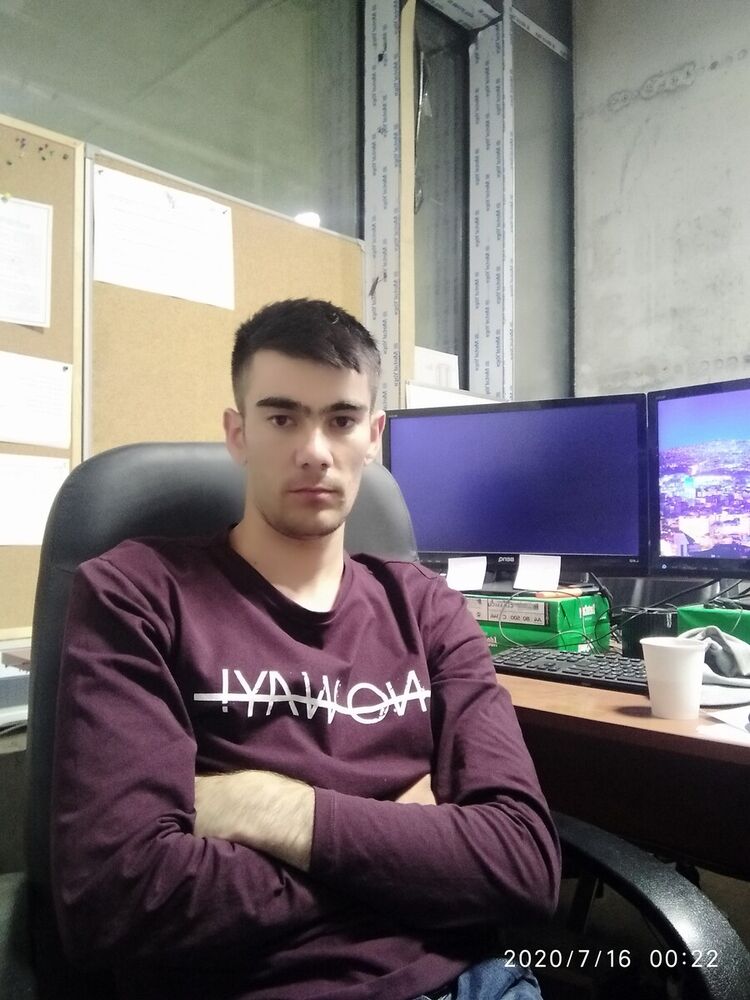 ���� 20526209 ������� A R A Y, 32 ����, ���� ���������� � ������