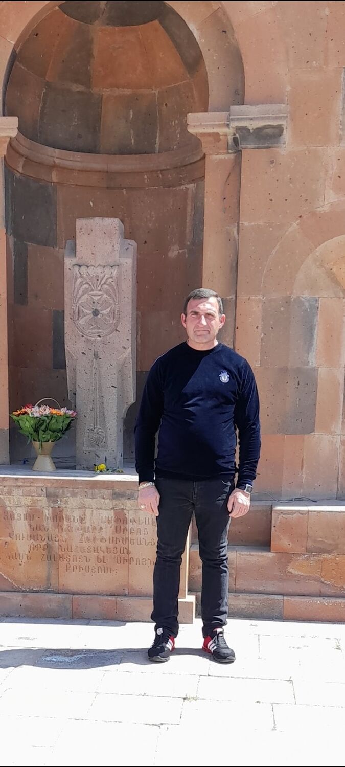  53886129  Garush, 45 ,    