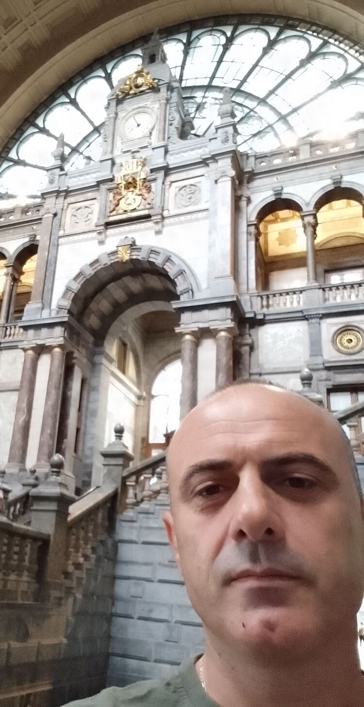  28870299  LEON, 43 ,    Antwerp