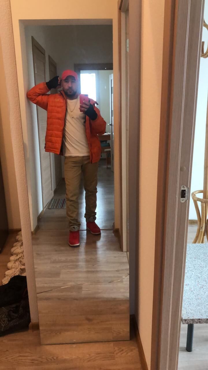  24151049  , 37 ,    -