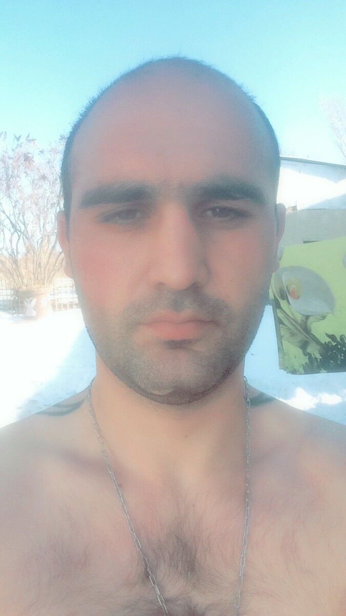  11226739  Davit, 36 ,    