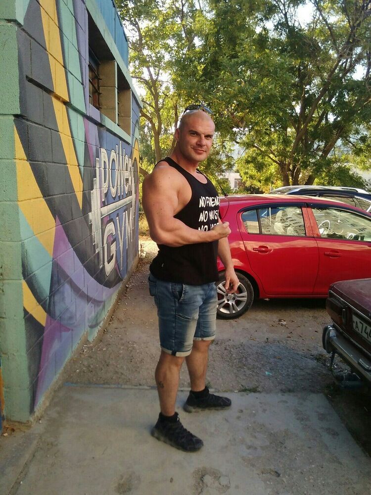  10379289  Tibald, 42 ,    