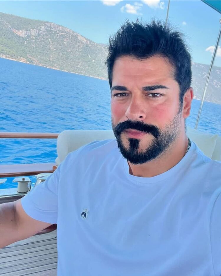  ,   BurakOzcivit, 41 ,   ,   , c 