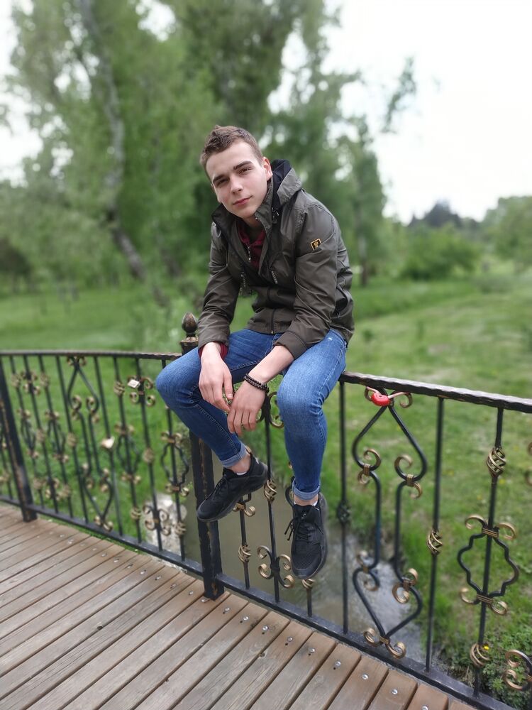  ,   Tudor, 23 ,   ,   