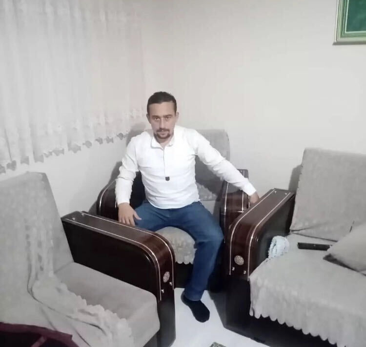  30565699  Erdal, 39 ,    
