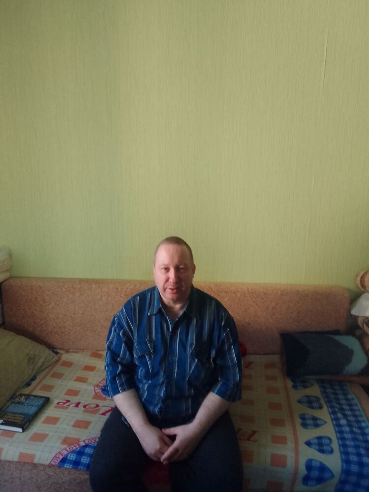  ,   Aleksandr, 52 ,   c 