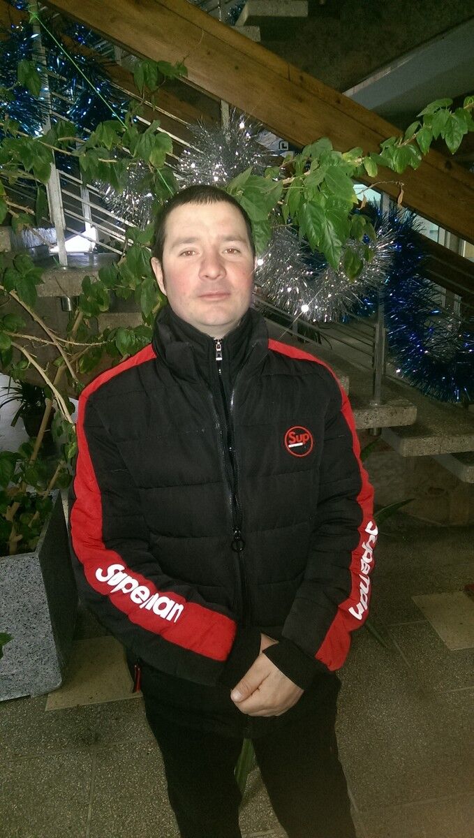  18498079  Ruslan, 37 ,    