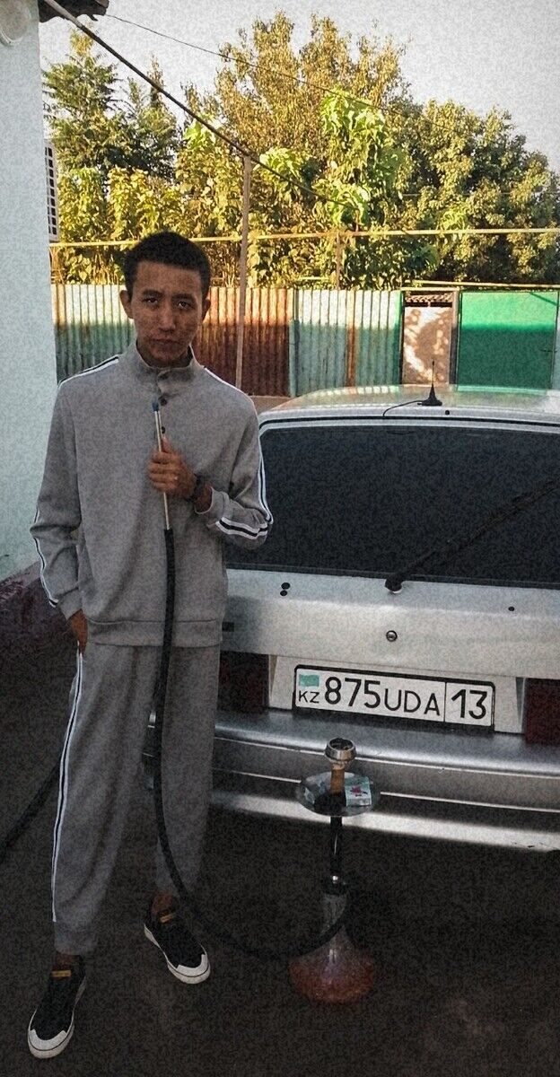 21088649  Akniet, 25 ,    