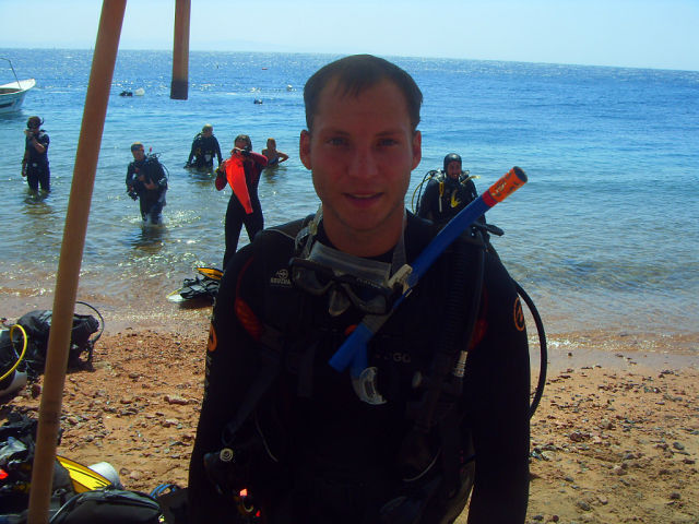  8204009  , 42 ,    -