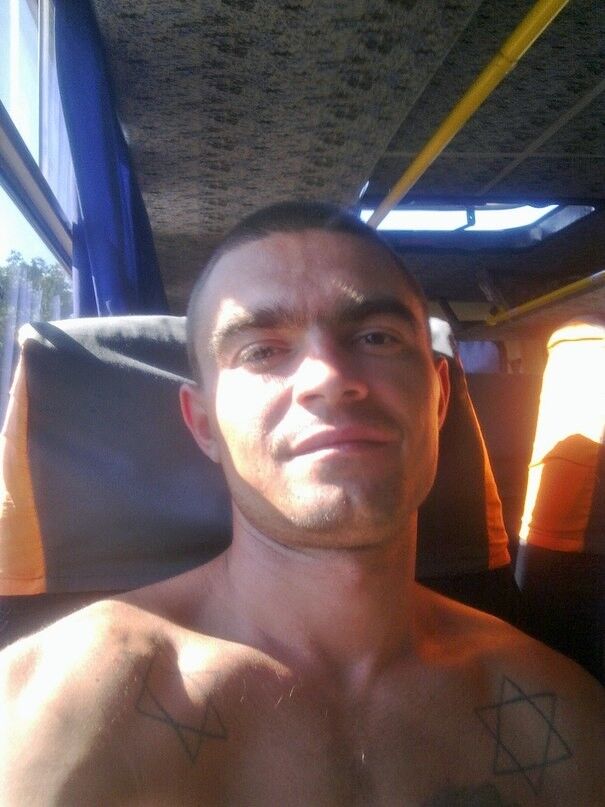  8111079  Denis, 36 ,    -