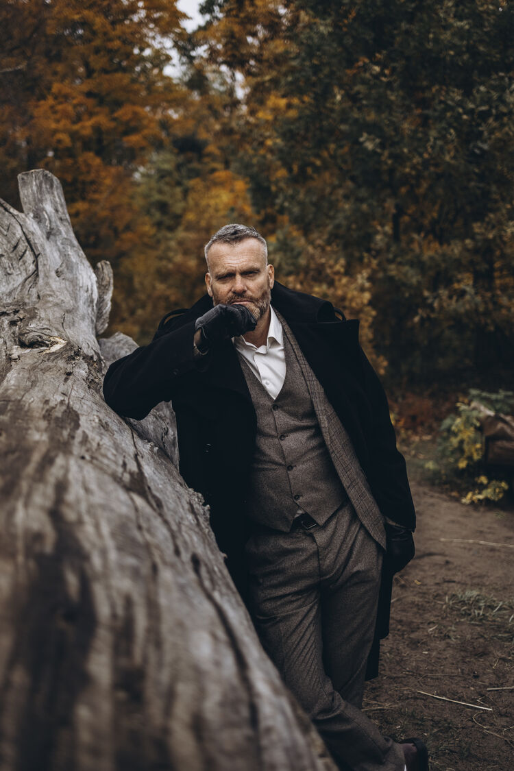  54056789  , 37 ,    -