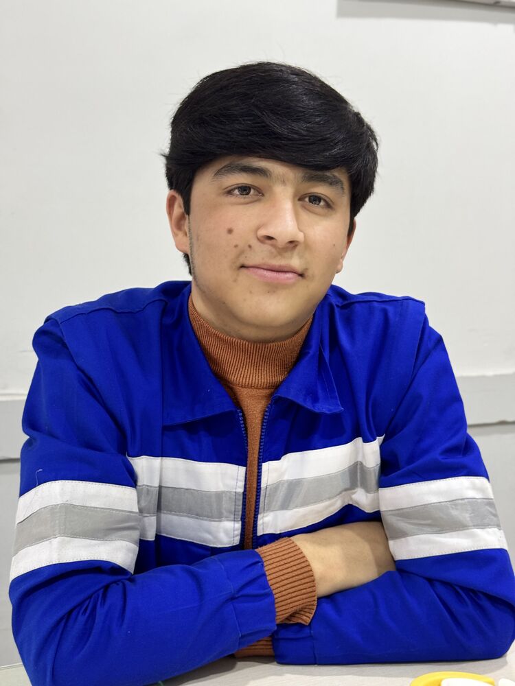  49769799  Mustafo, 28 ,    