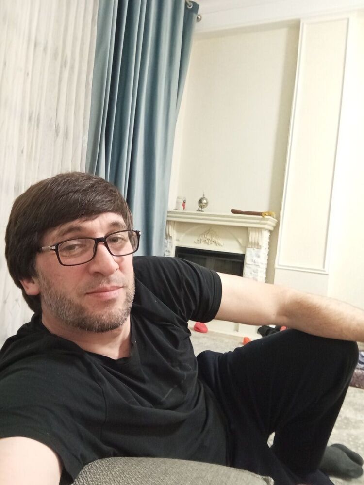  53821769  Arsen, 43 ,    