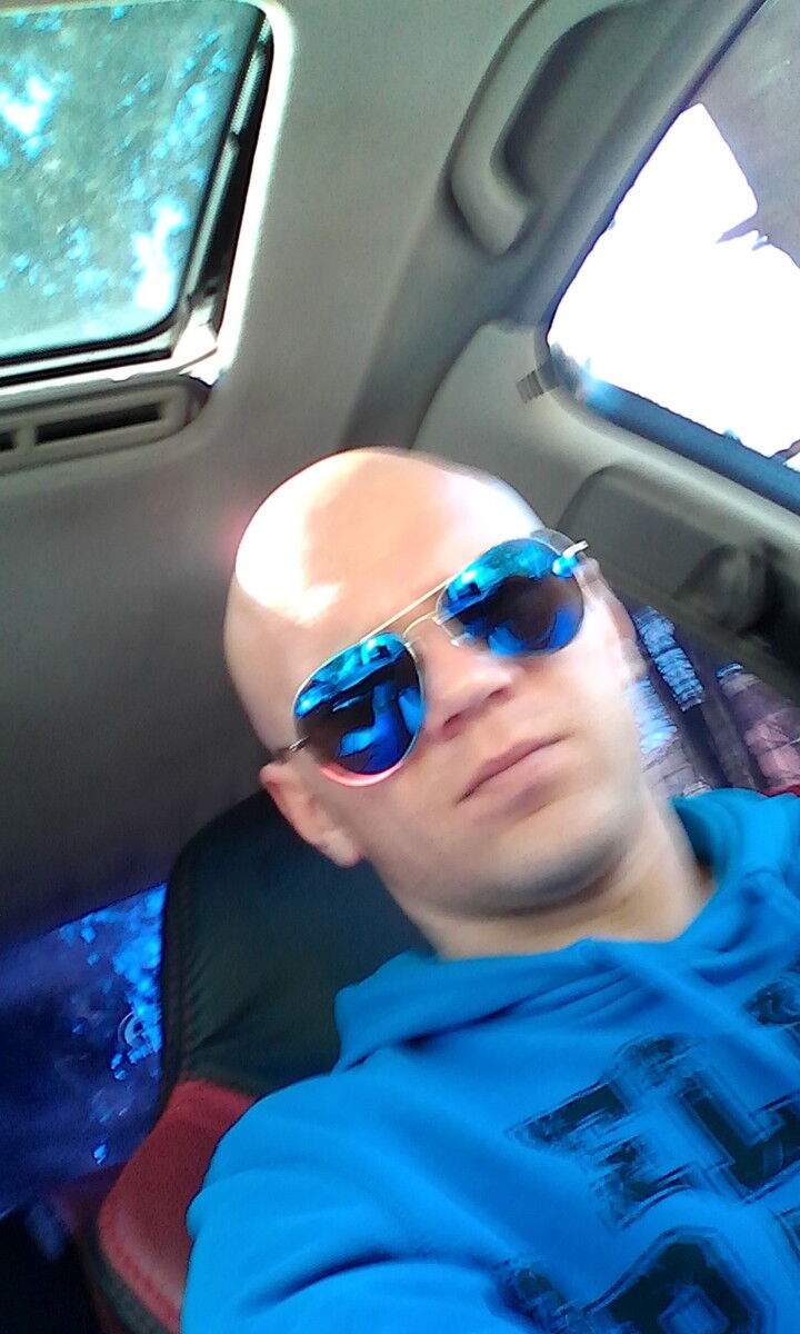  9687049  , 44 ,    