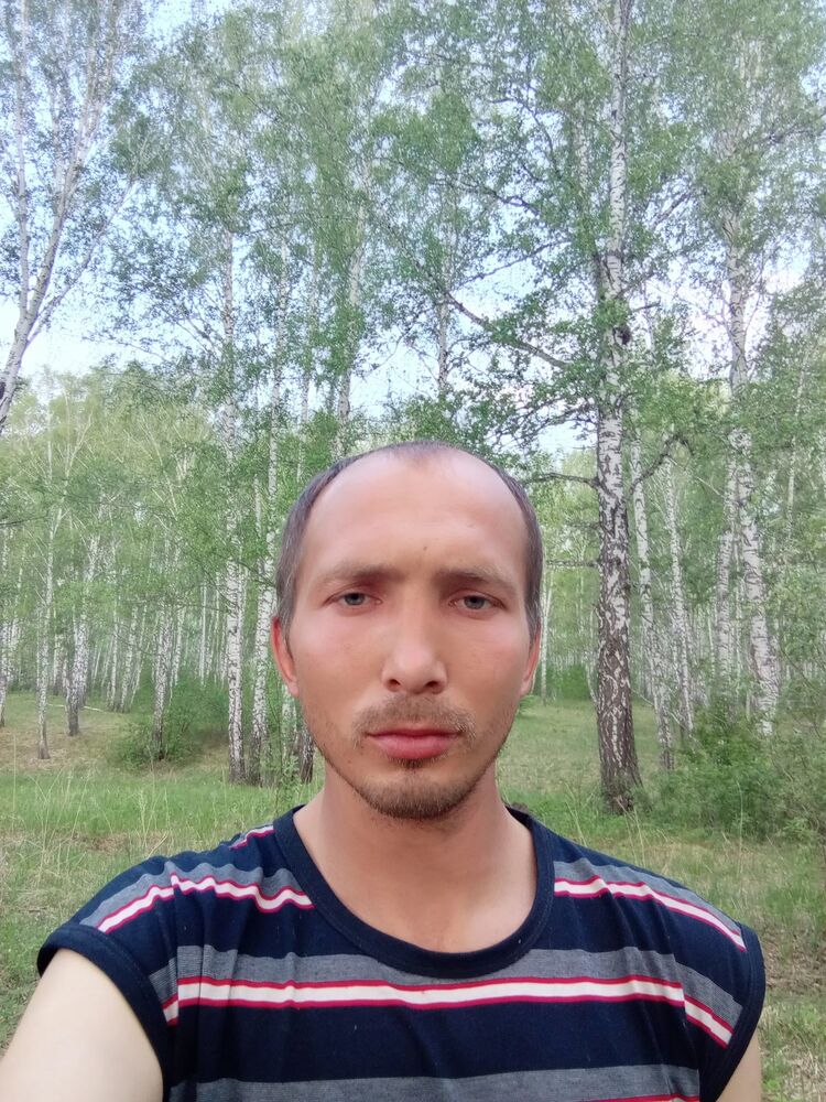  45275619  Pavel, 31 ,    