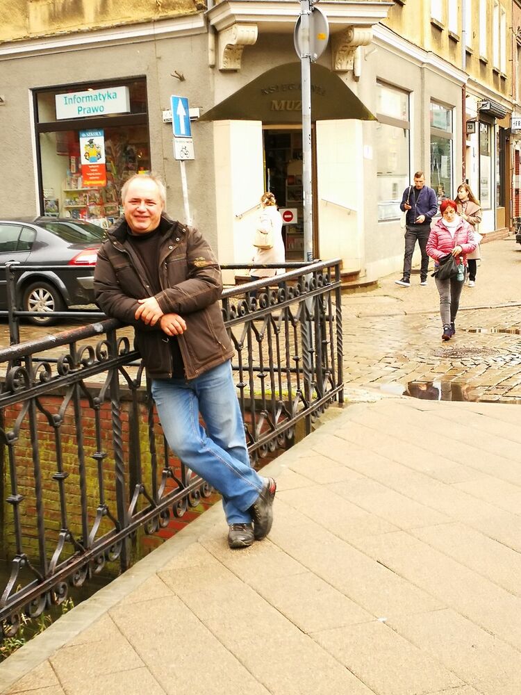 17705879  , 51 ,    