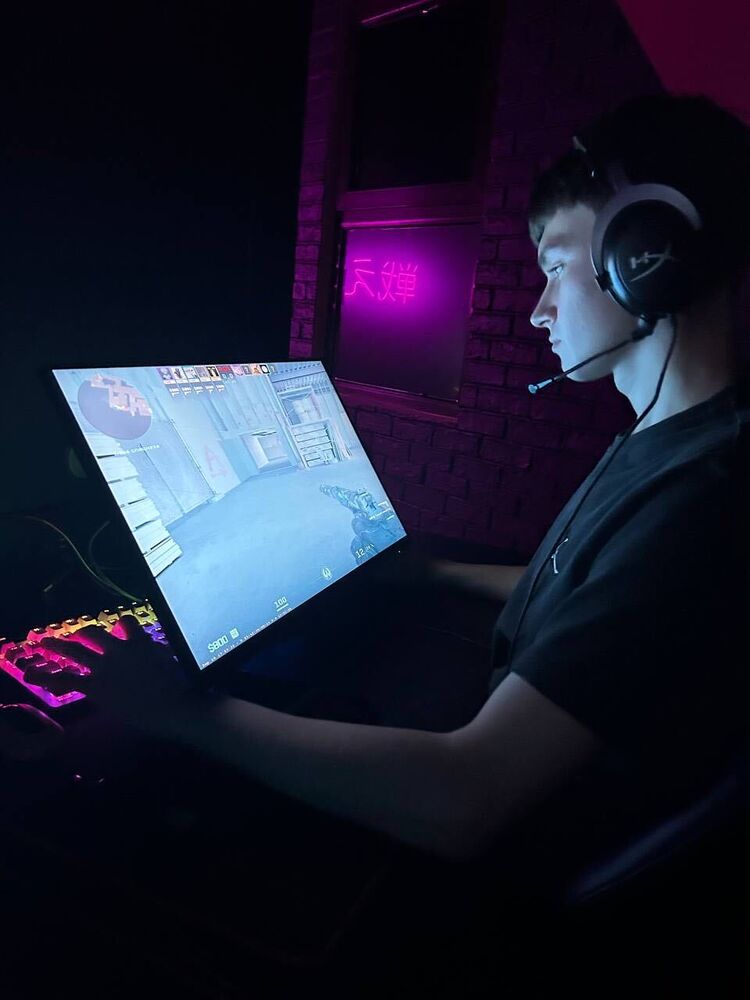  53975789  , 19 ,    -