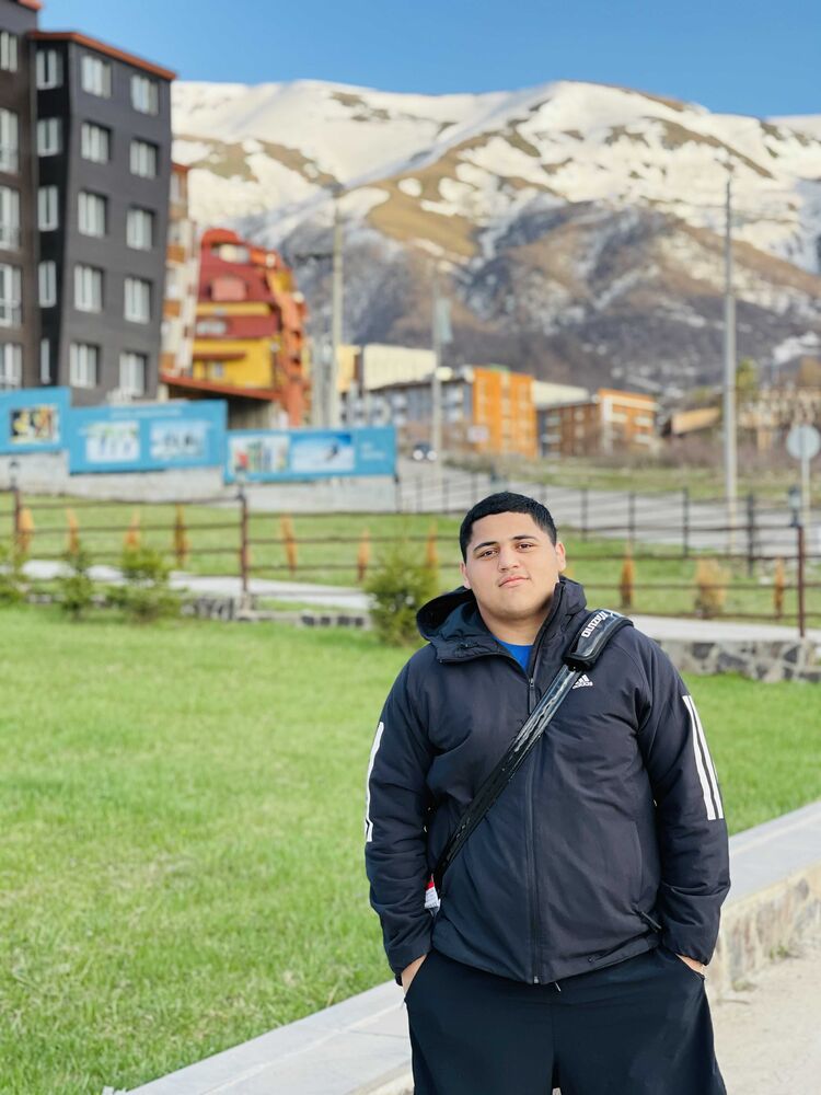  ,   Islombek, 25 ,   ,   