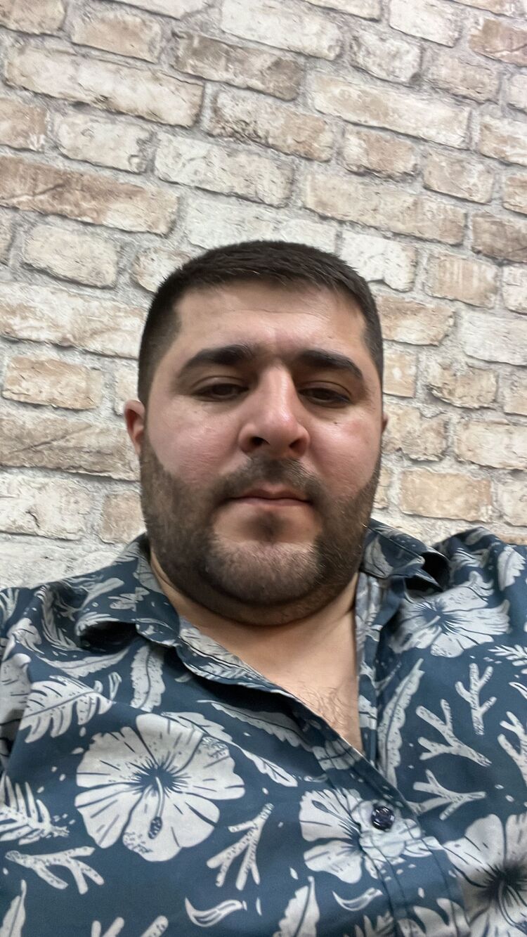  51784299  Nusret, 32 ,    