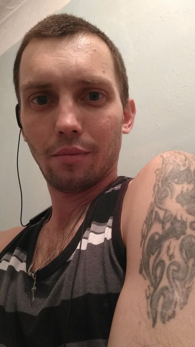  ,   Alex, 39 ,   