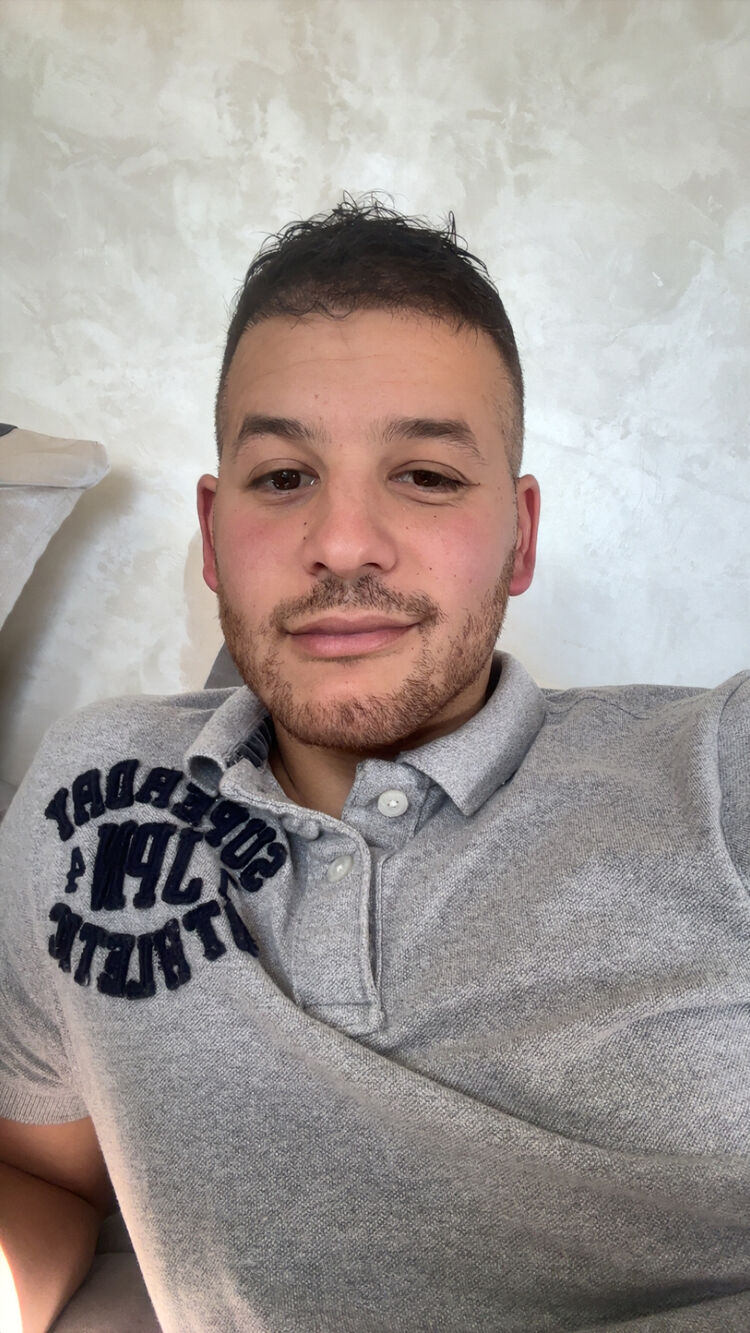 ���� 54446129 ������� Sofiane, 33 ����, ���� ���������� � Le Relecq-Kerhuon