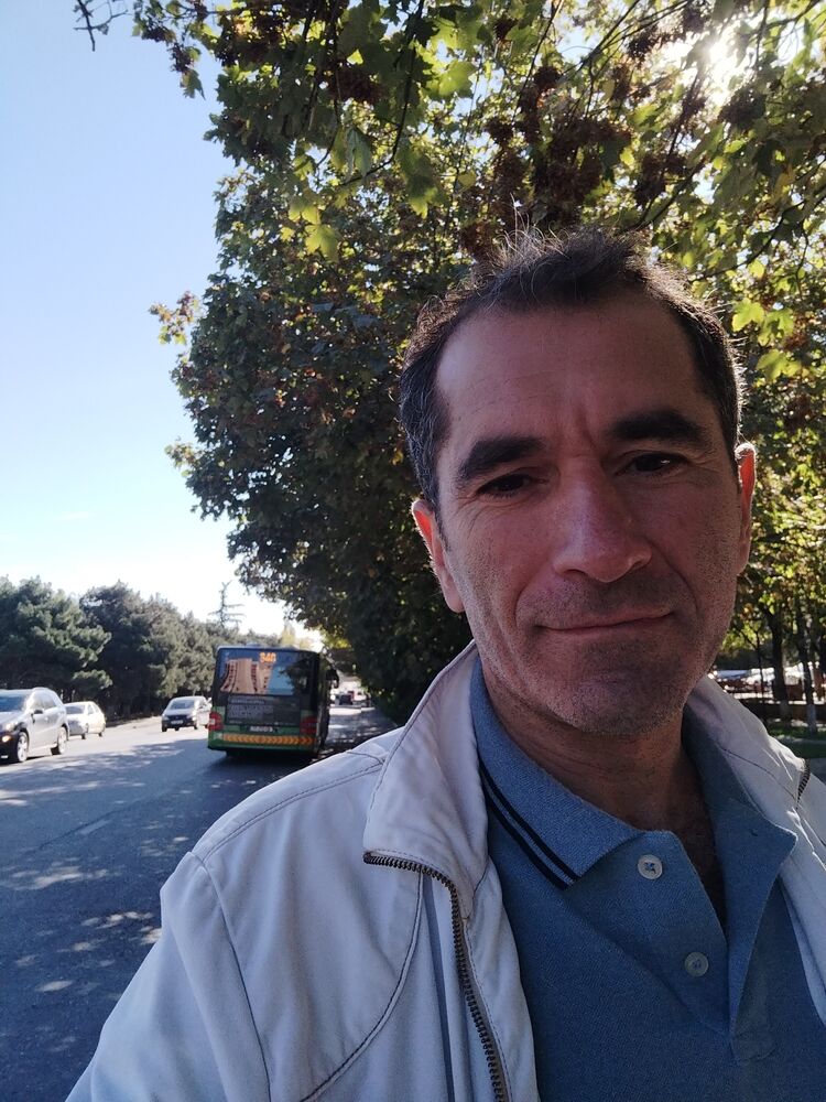  ,   Zuzu, 52 ,   