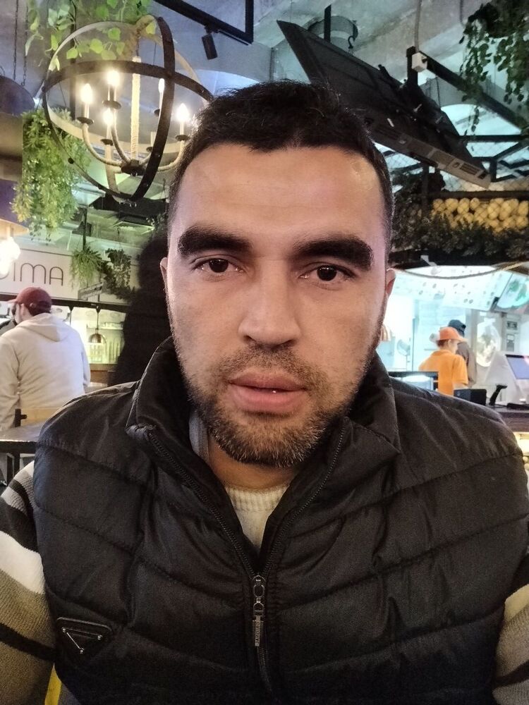  48412459  Ulugbek, 36 ,    