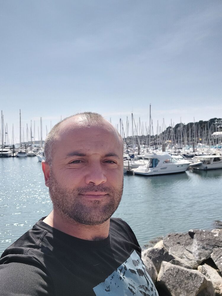  ,   Alex, 39 ,   ,   