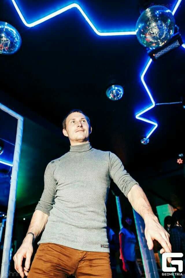  ,   Anton, 36 ,   