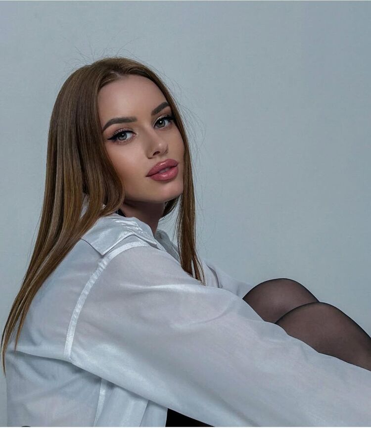  53904329  Kris, 26 ,    