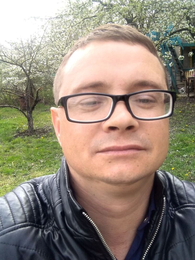  22997609  Valeri, 41 ,    
