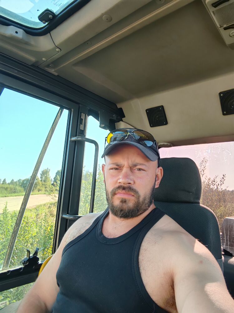  51105159  Alex, 37 ,    