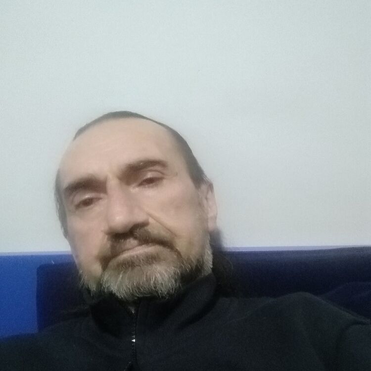  41405409  Hayk, 55 ,    