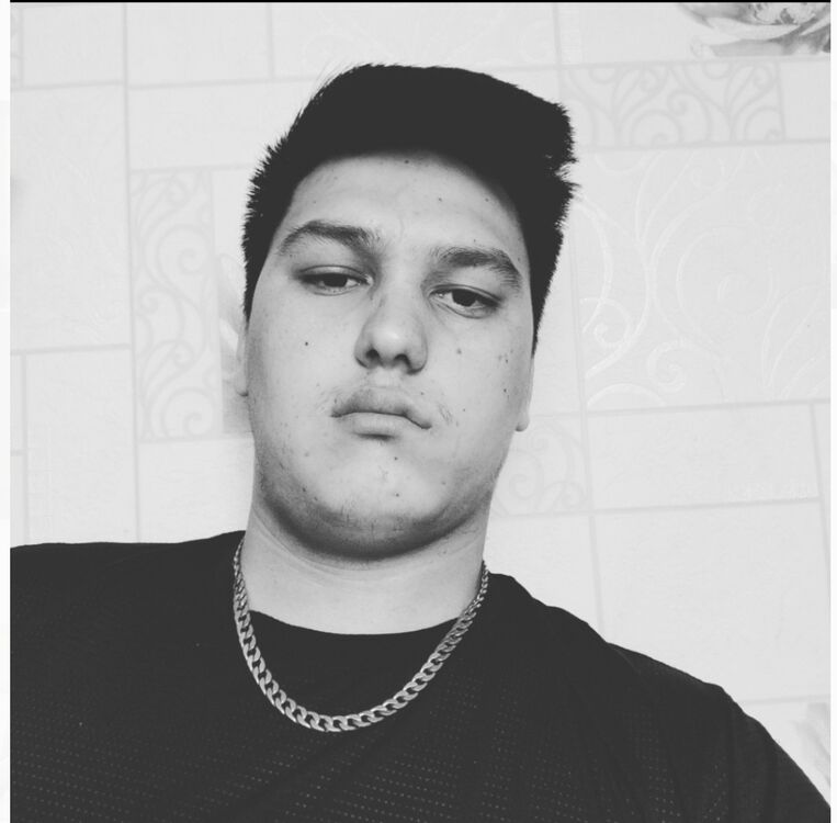  -,   M, 22 ,   ,   