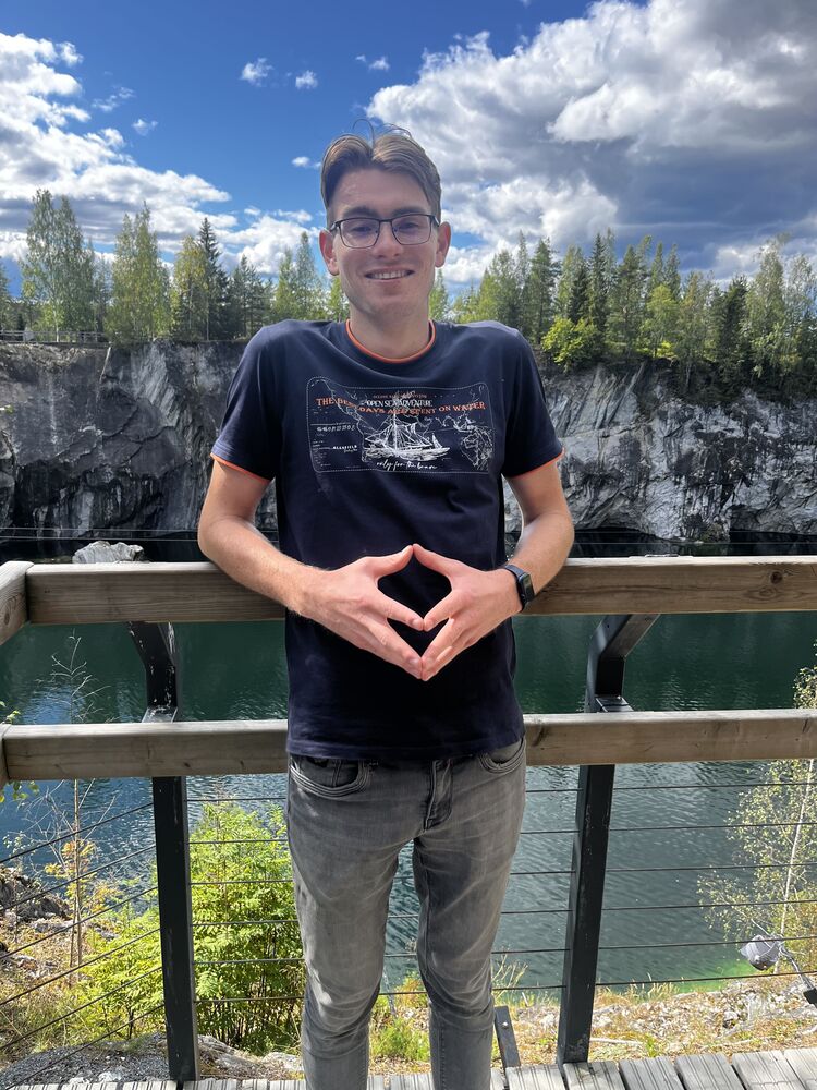  -,   ˸, 21 ,     , c 