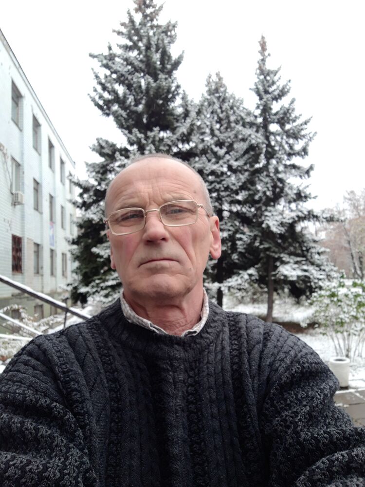  25081309  Oleg, 72 ,    