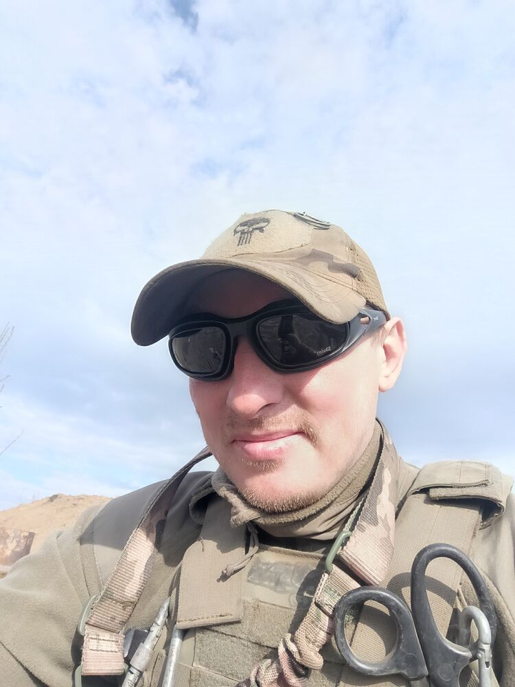  ,   Denis, 34 ,   ,   , c 