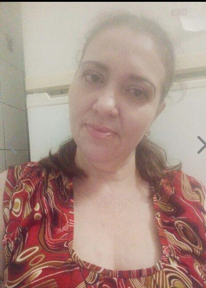  49650429  Taya, 53 ,     