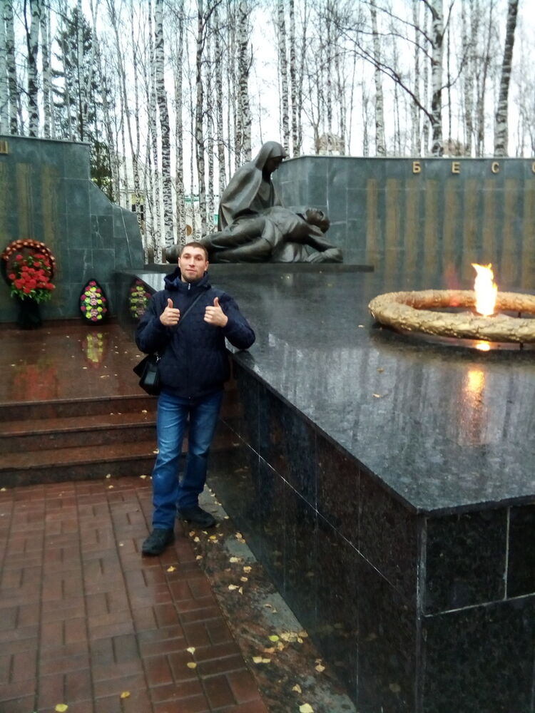  15576409  Aleksej, 31 ,    