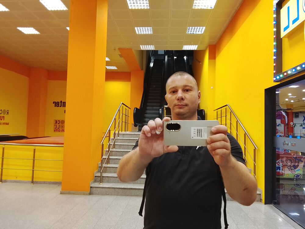  52949079  VADIM, 34 ,    